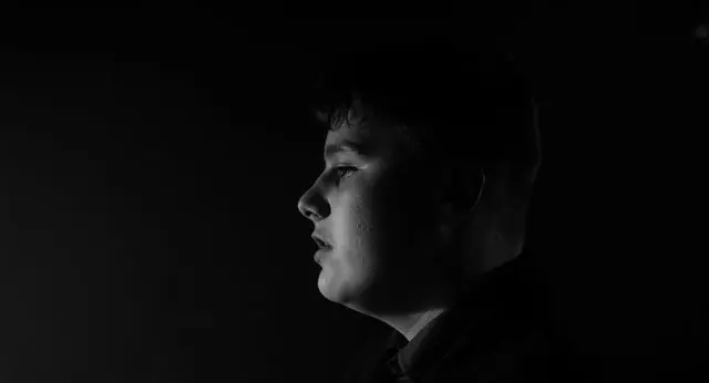 Weirdoe - JAMES - still5